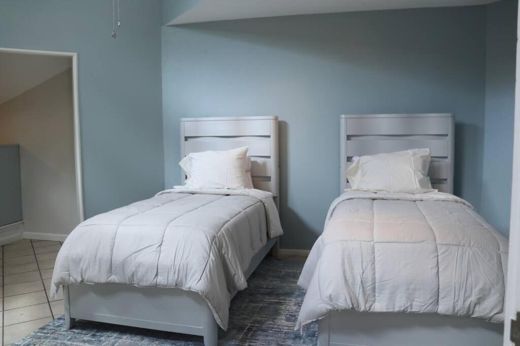 Вилла 2 Bdr With Workspace & Patio In Montrose Хьюстон Экстерьер фото